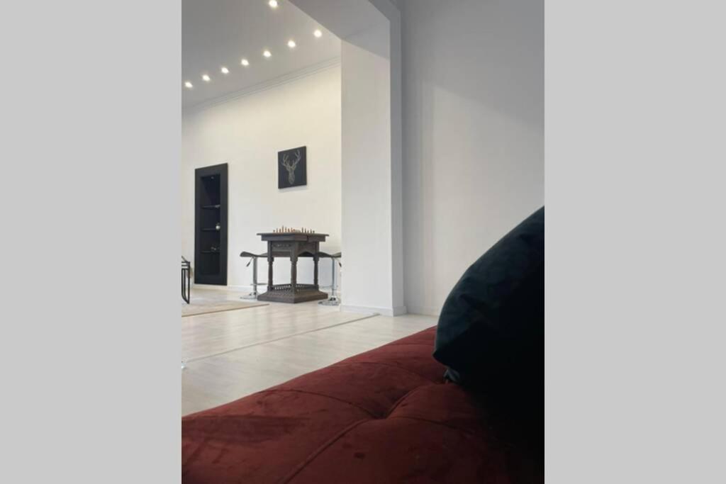 Outstanding 3Br Ultracentral Cityview Balcony Aaa Apartman Bukarest Kültér fotó