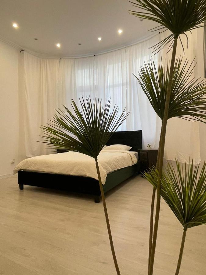 Outstanding 3Br Ultracentral Cityview Balcony Aaa Apartman Bukarest Kültér fotó