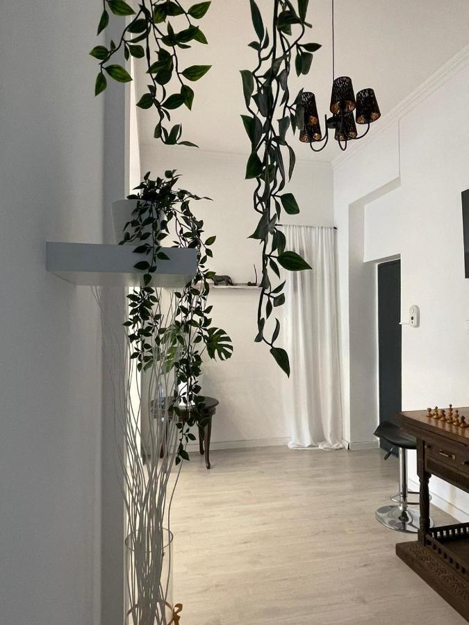 Outstanding 3Br Ultracentral Cityview Balcony Aaa Apartman Bukarest Kültér fotó