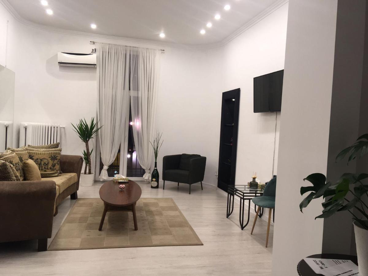 Outstanding 3Br Ultracentral Cityview Balcony Aaa Apartman Bukarest Kültér fotó